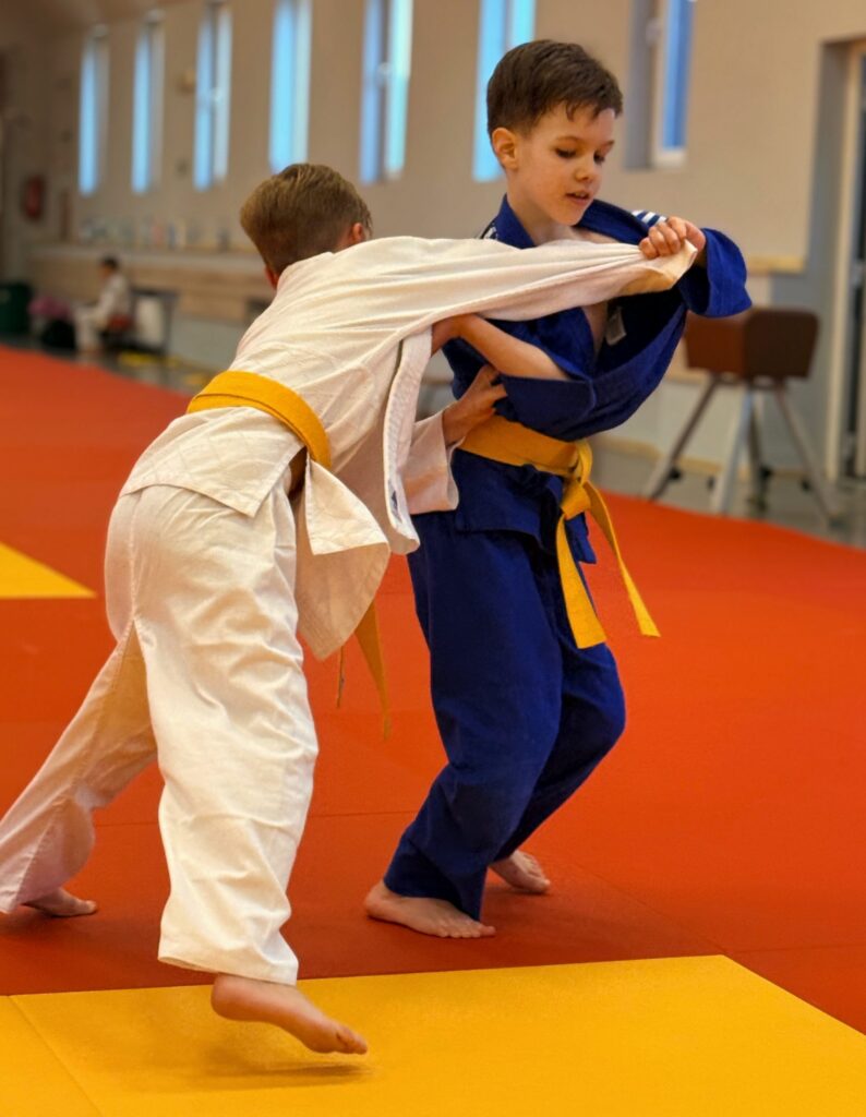 Trening judo UKS Judo Lion podczas zgrupowania w Cetniewie