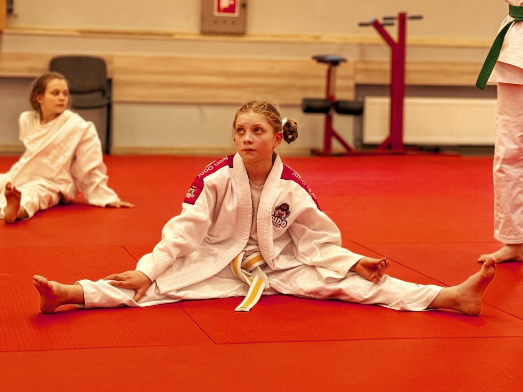 Trening judo UKS Judo Lion podczas zgrupowania w Cetniewie